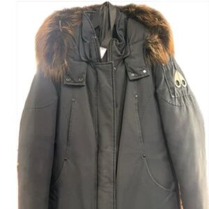 MOOSE KNUCKLES BLACK WINTER COAT W/ FUR COLLAR